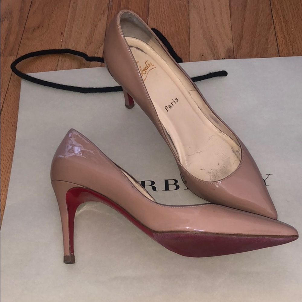 LOUBOUTIN NUDE PUMPS CLASSIC 37.5